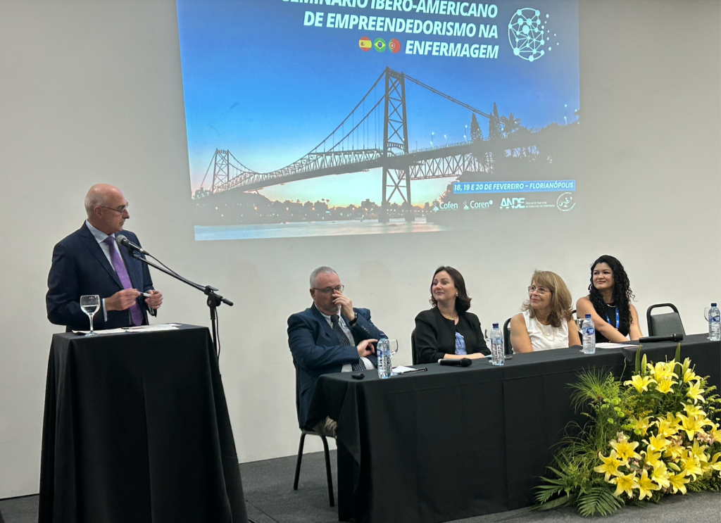 Primera mesa del I Seminario Ibero-Americano de emprendimiento enfermero.